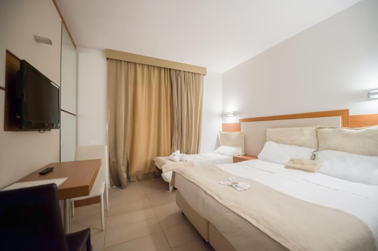 Main Palace Hotel 로칼루메라 외부 사진