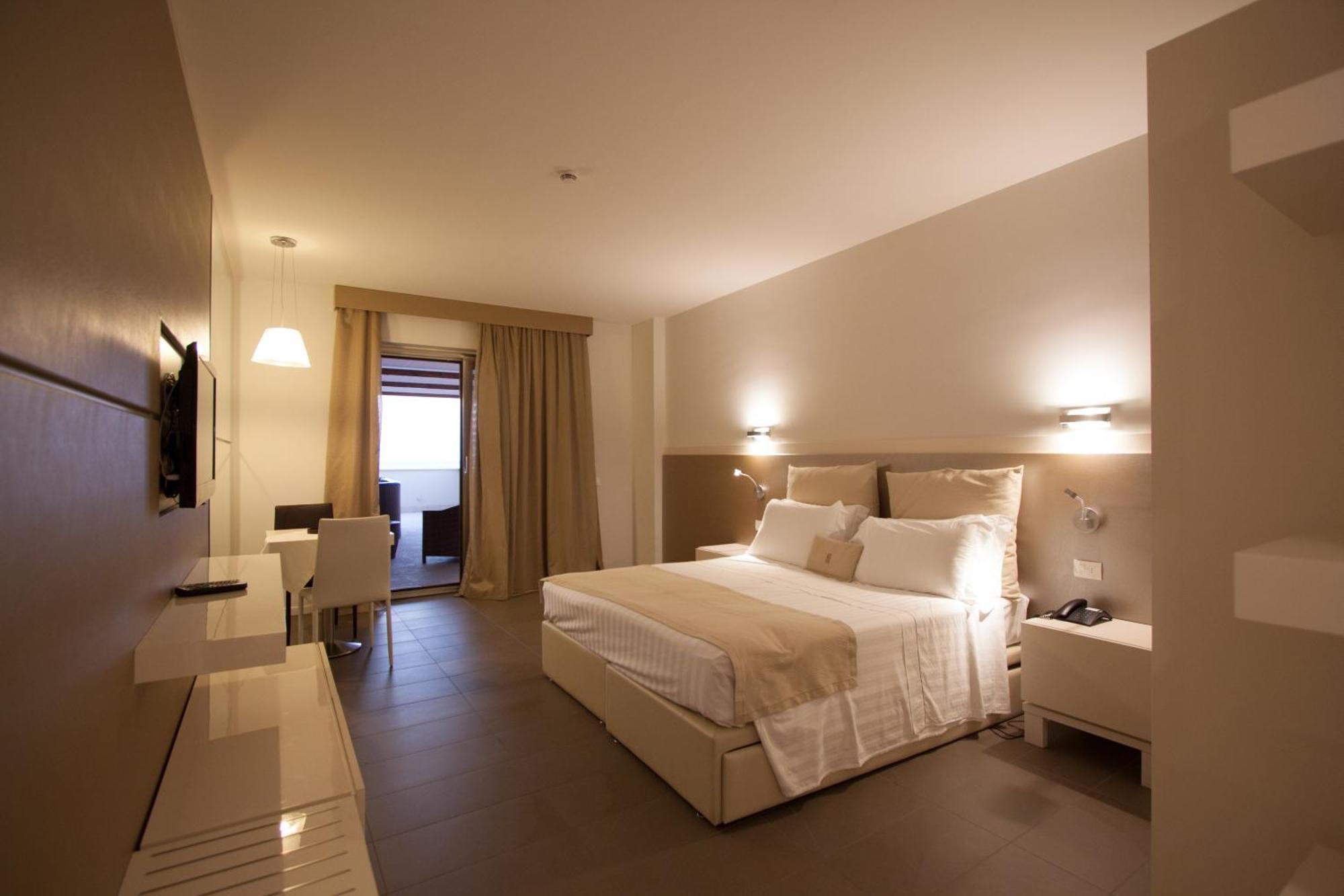 Main Palace Hotel 로칼루메라 외부 사진