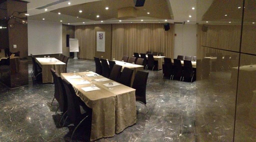 Main Palace Hotel 로칼루메라 외부 사진