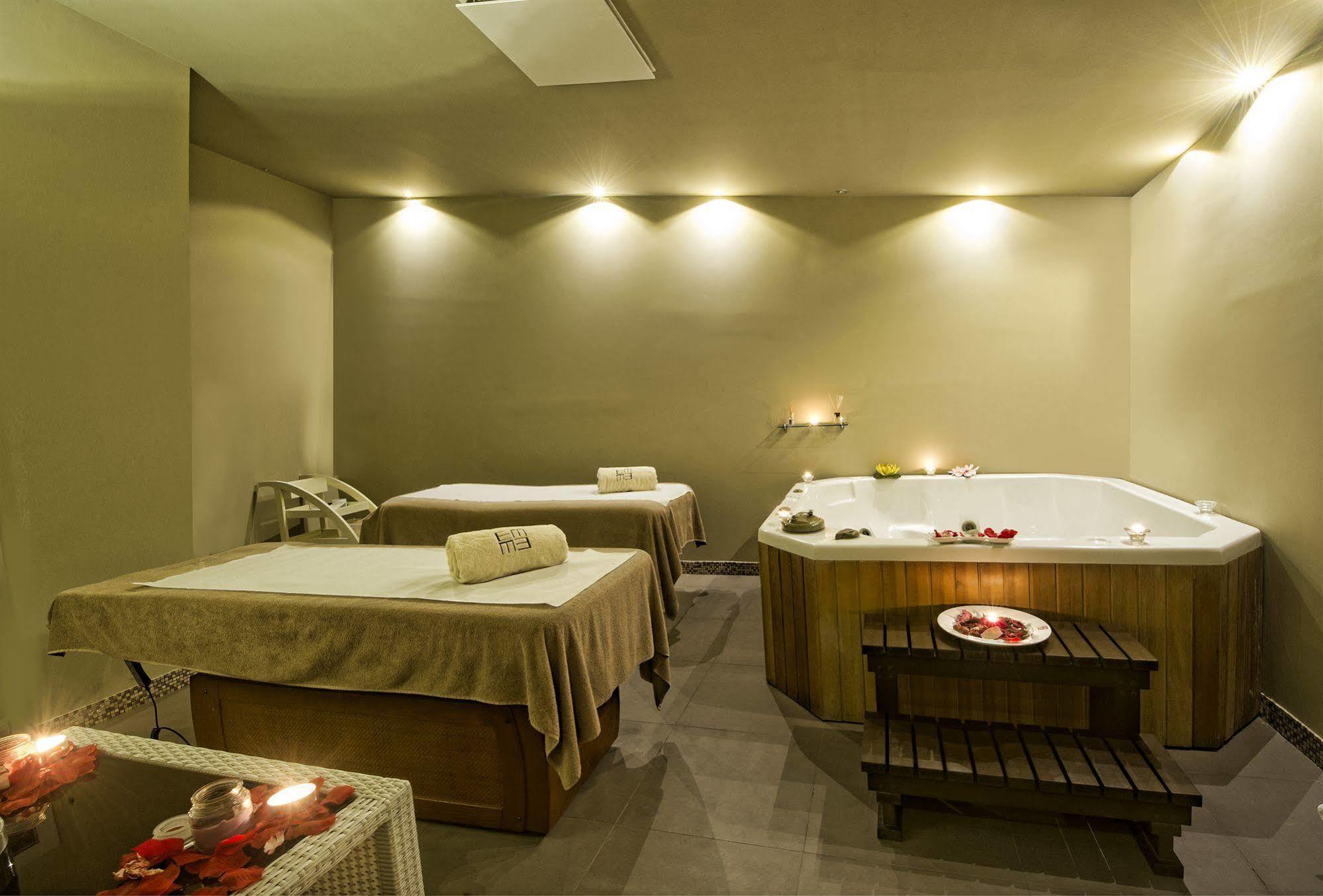 Main Palace Hotel 로칼루메라 외부 사진