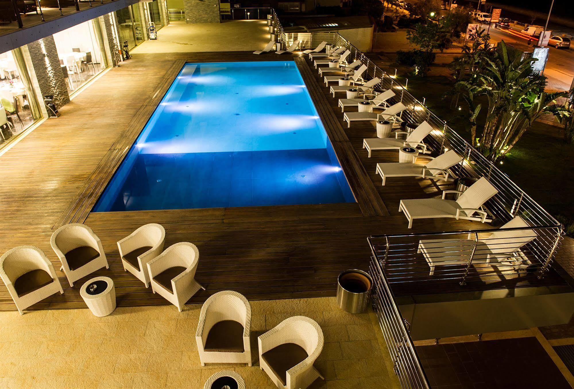 Main Palace Hotel 로칼루메라 외부 사진