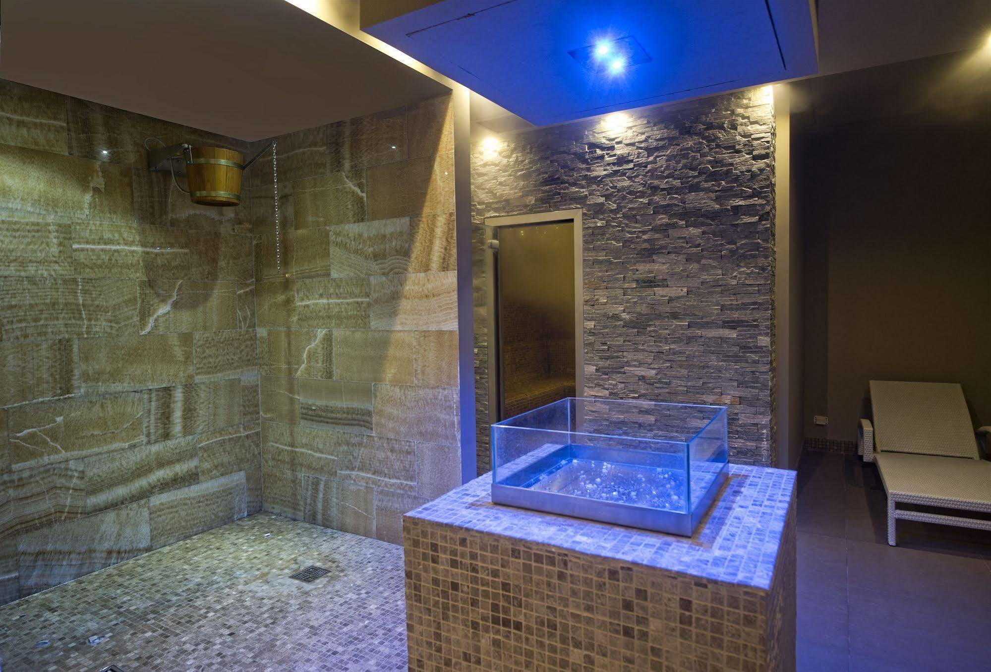 Main Palace Hotel 로칼루메라 외부 사진